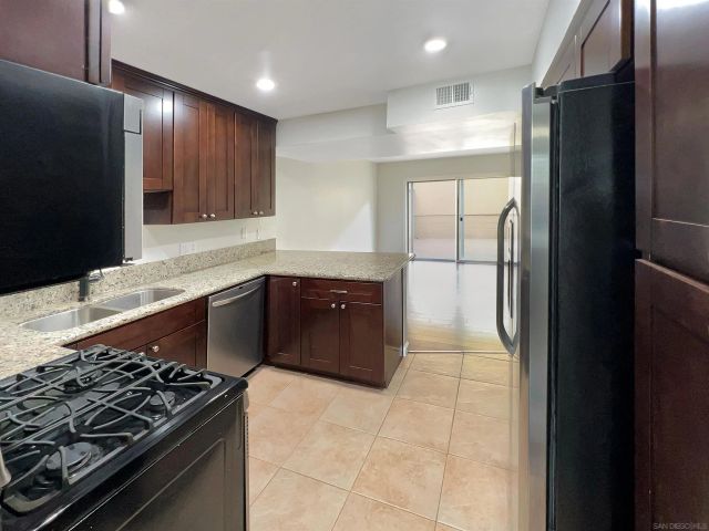 10447 Caminito Banyon, San Diego, CA 92131