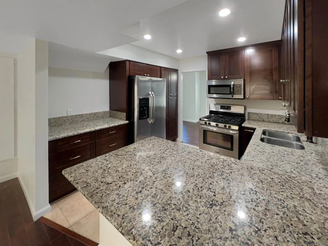 10447 Caminito Banyon, San Diego, CA 92131