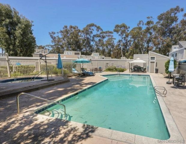 10447 Caminito Banyon, San Diego, CA 92131