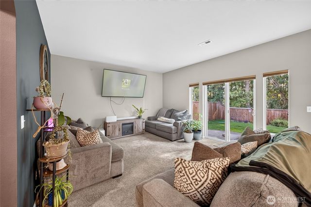19003 87th Avenue Ct E, Puyallup, WA 98375