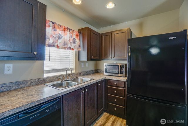 300 SW 7th Avenue #211, Battle Ground, WA 98604