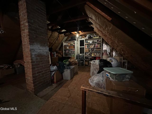 9 Western Parkway, Schenectady, NY 12304