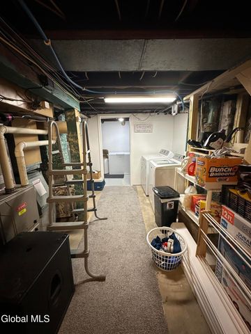 9 Western Parkway, Schenectady, NY 12304