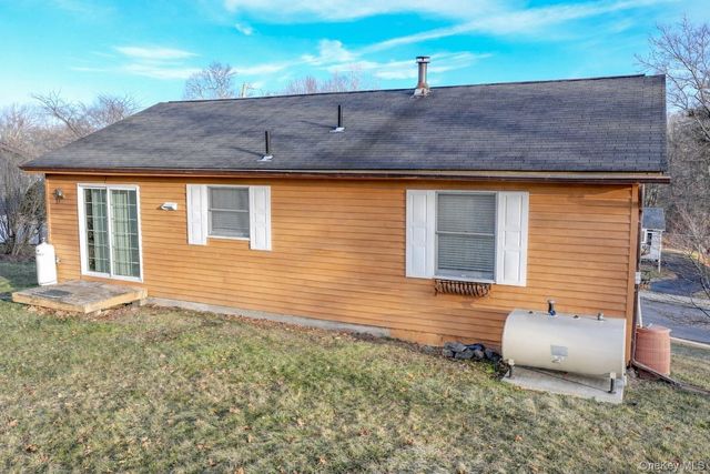 30 Oakland Avenue, Montgomery, NY 12586