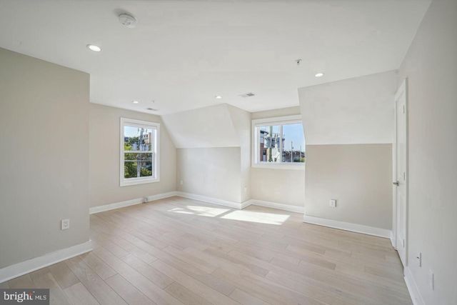901 LAWRENCE ST NE, Washington, DC 20017