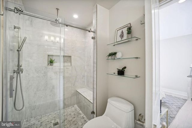 901 LAWRENCE ST NE, Washington, DC 20017