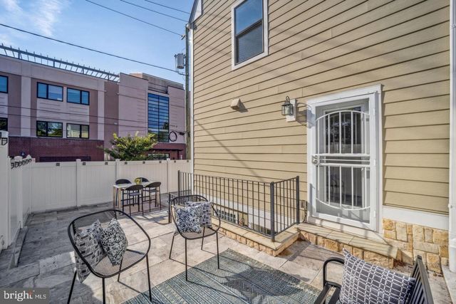 901 LAWRENCE ST NE, Washington, DC 20017