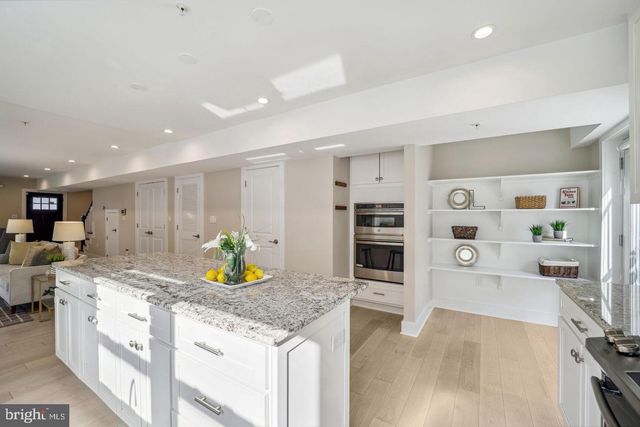 901 LAWRENCE ST NE, Washington, DC 20017