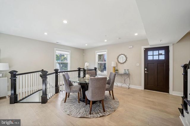 901 LAWRENCE ST NE, Washington, DC 20017