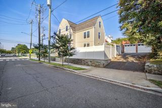 901 LAWRENCE ST NE, Washington, DC 20017