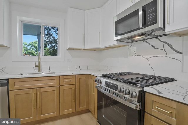2500 ARLINGTON, Arlington, VA 22204