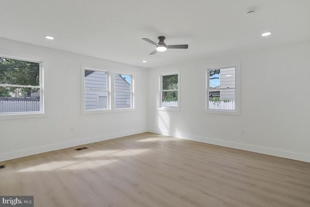 2500 ARLINGTON, Arlington, VA 22204