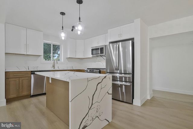 2500 ARLINGTON, Arlington, VA 22204