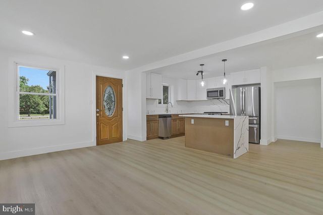 2500 ARLINGTON, Arlington, VA 22204