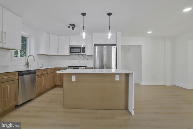 2500 ARLINGTON, Arlington, VA 22204
