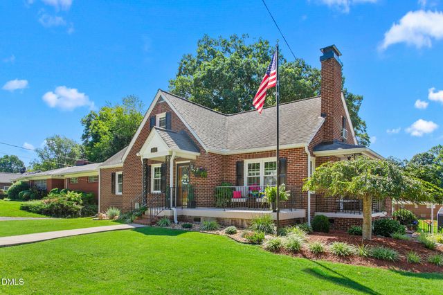 1111 N Woodleigh Circle, Reidsville, NC 27320