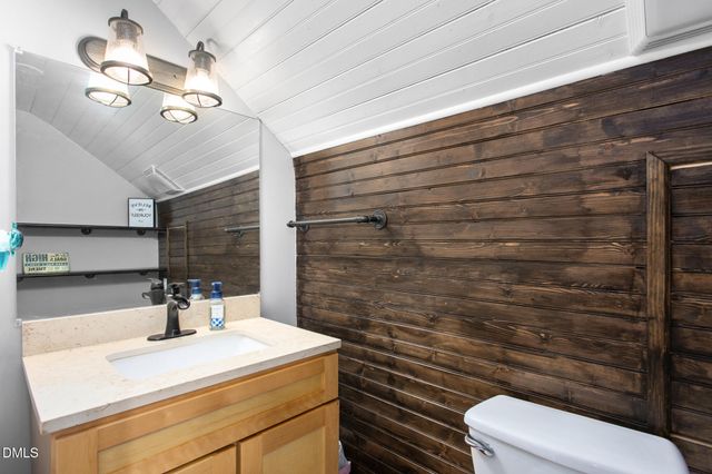 1111 N Woodleigh Circle, Reidsville, NC 27320