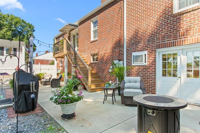 1111 N Woodleigh Circle, Reidsville, NC 27320