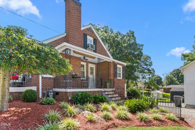 1111 N Woodleigh Circle, Reidsville, NC 27320