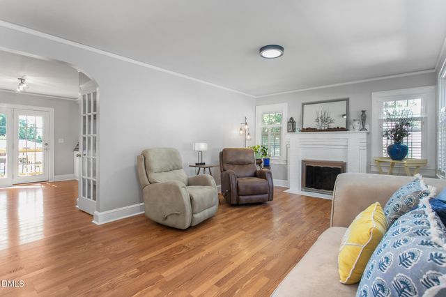 1111 N Woodleigh Circle, Reidsville, NC 27320