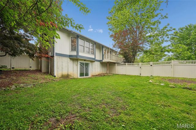 2750 Sherborn Lane, St Charles, MO 63301
