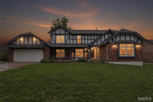 2750 Sherborn Lane, St Charles, MO 63301