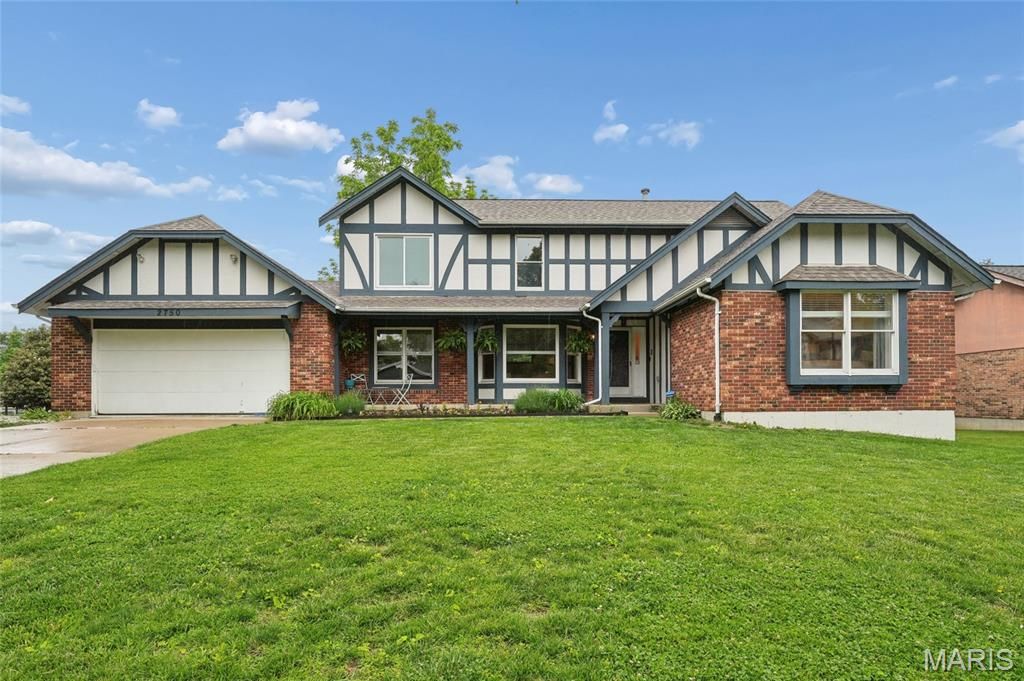 2750 Sherborn Lane, St Charles, MO 63301