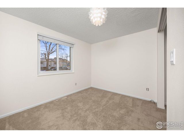 815 Hilltop St, Longmont, CO 80504