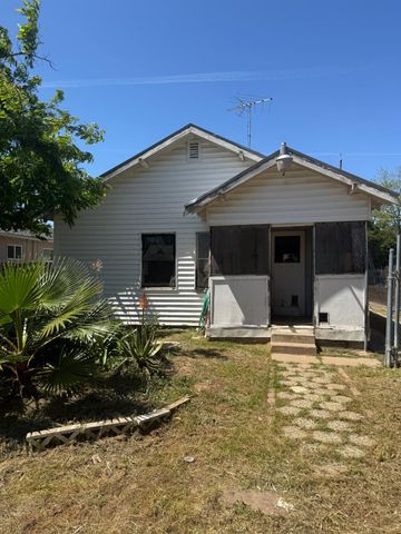 4005 San Carlos Way, Sacramento, CA 95820