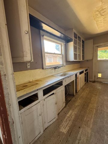 4005 San Carlos Way, Sacramento, CA 95820