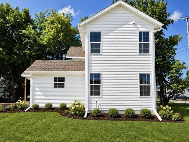 28 N Third STREET, Darien, WI 53114