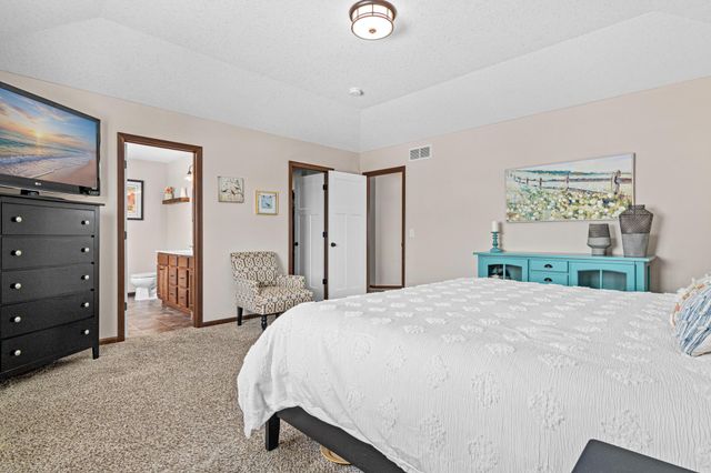 8841 197th Street W, Lakeville, MN 55044