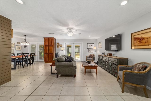 1111 SE 14TH AVENUE, Ocala, FL 34471