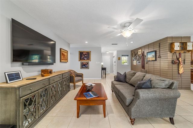 1111 SE 14TH AVENUE, Ocala, FL 34471