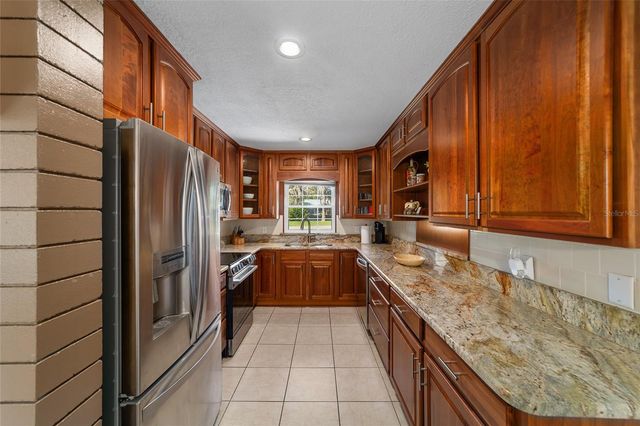 1111 SE 14TH AVENUE, Ocala, FL 34471