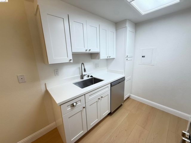 25129 Copa Del Oro Dr 203, Hayward, CA 94545