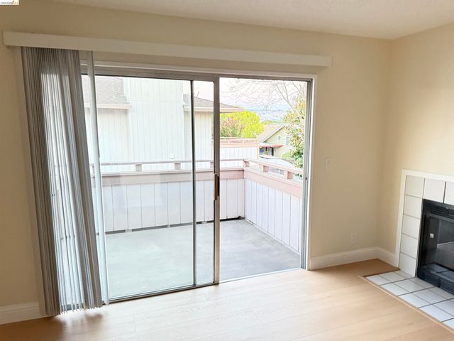 25129 Copa Del Oro Dr 203, Hayward, CA 94545