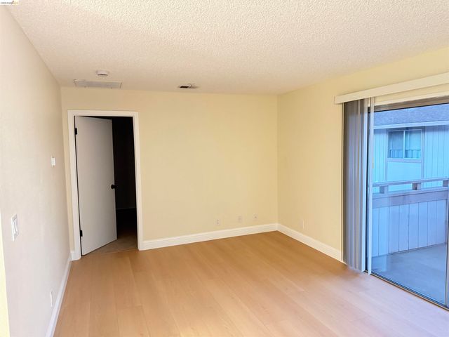 25129 Copa Del Oro Dr 203, Hayward, CA 94545