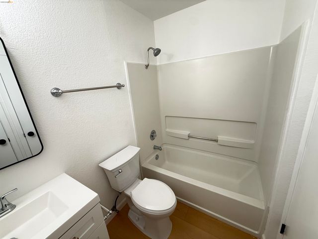 25129 Copa Del Oro Dr 203, Hayward, CA 94545