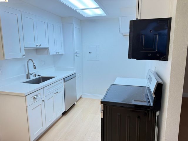 25129 Copa Del Oro Dr 203, Hayward, CA 94545