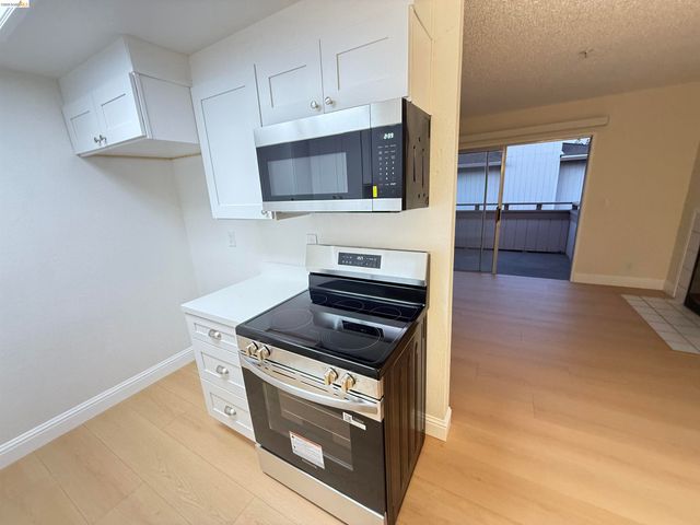 25129 Copa Del Oro Dr 203, Hayward, CA 94545