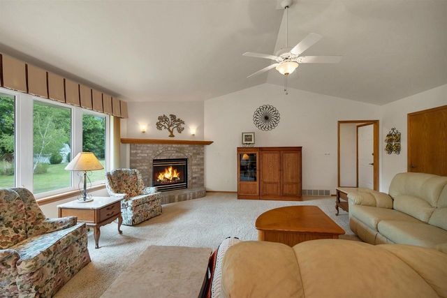 3429 EAST RIVER DRIVE, Green Bay, WI 54301