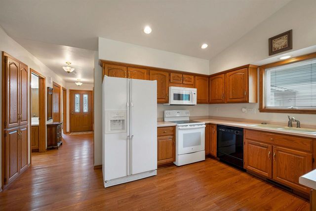 3429 EAST RIVER DRIVE, Green Bay, WI 54301
