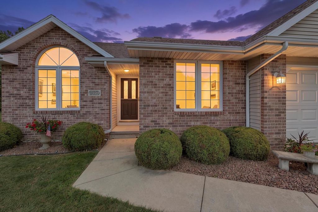 3429 EAST RIVER DRIVE, Green Bay, WI 54301