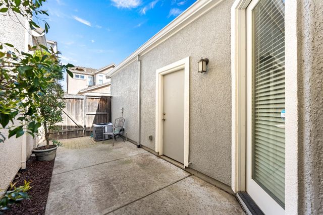 11037 International Dr, Rancho Cordova, CA 95670