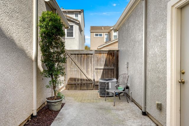 11037 International Dr, Rancho Cordova, CA 95670