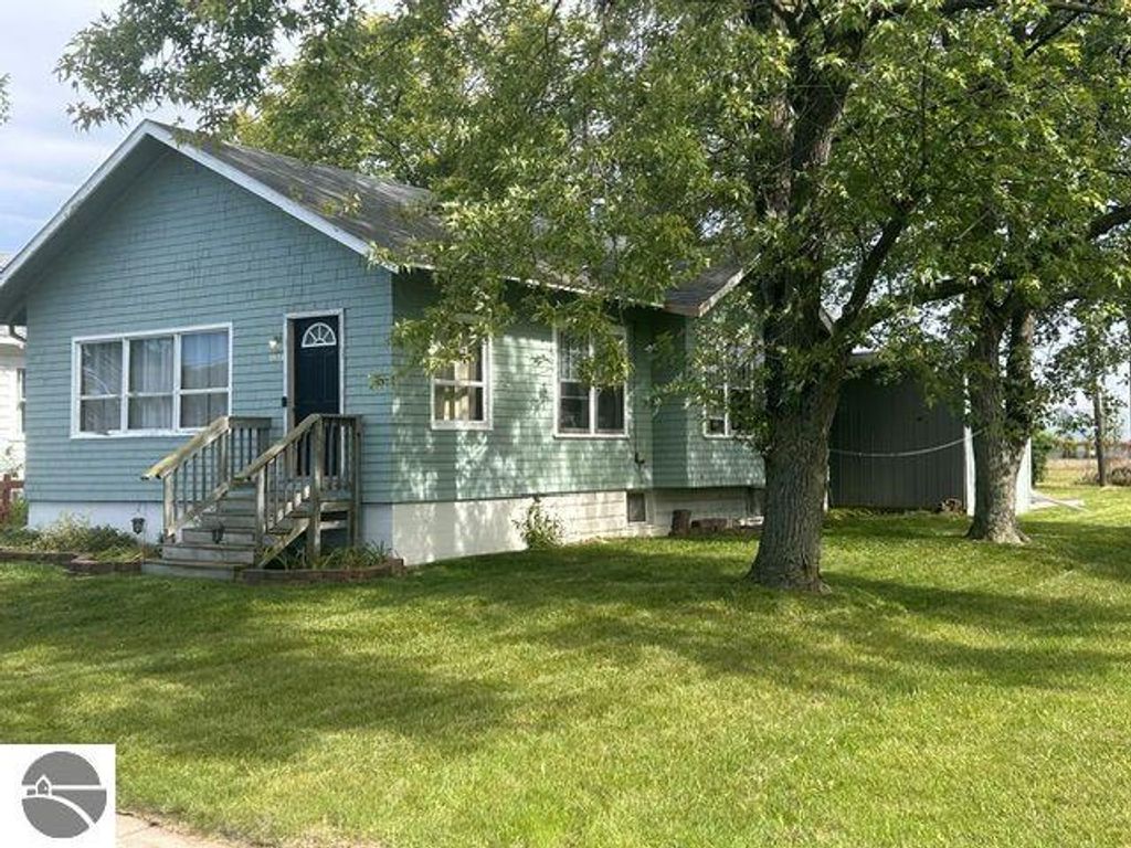 Image 1 of property listing at 1850 Michigan Avenue, Alma, MI 48801