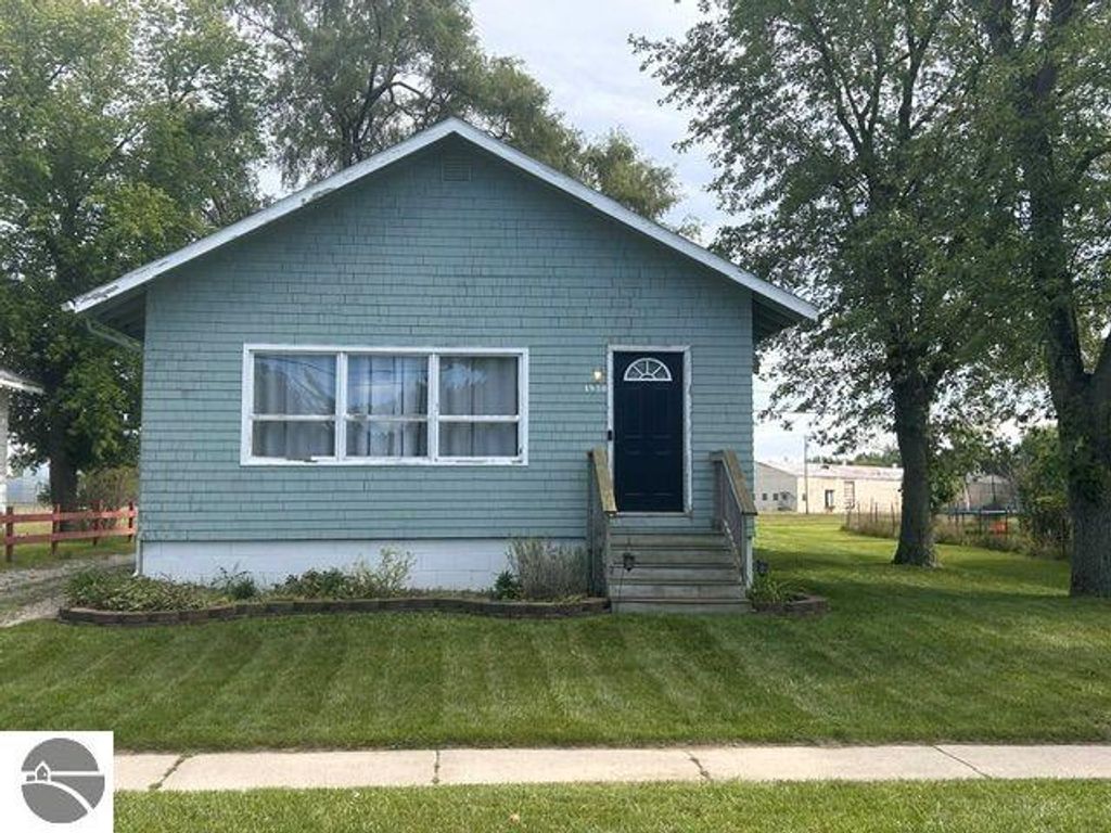 Image 2 of property listing at 1850 Michigan Avenue, Alma, MI 48801