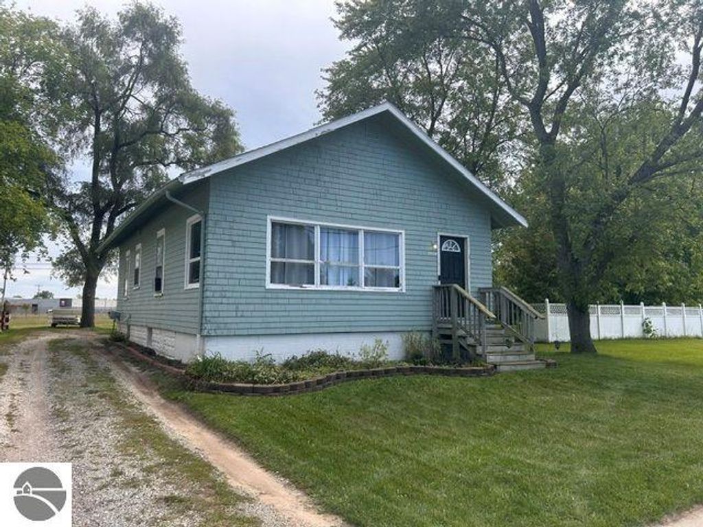 Image 5 of property listing at 1850 Michigan Avenue, Alma, MI 48801