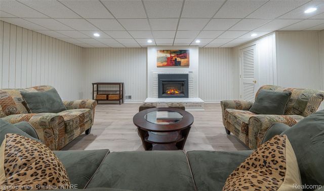 1333 N Adams Road, Birmingham, MI 48009